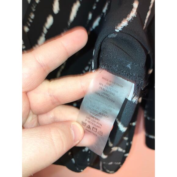 Vince Camuto Black White Surplice Wrap Blouse 2X - Picture 4 of 5